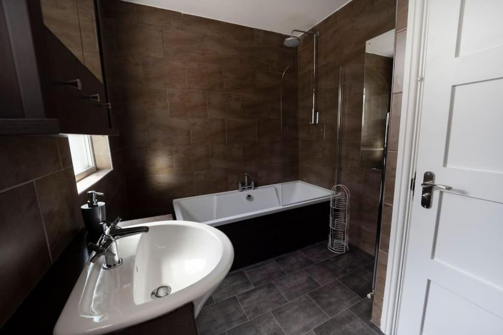 Spacious Holiday Home In Porthcawl Exterior foto